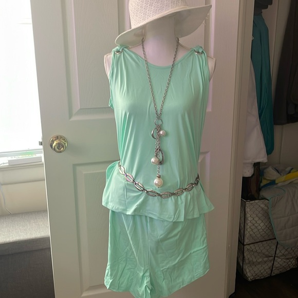 Shorts and matching top seafoam green color super soft and comfortable - Picture 7 of 10